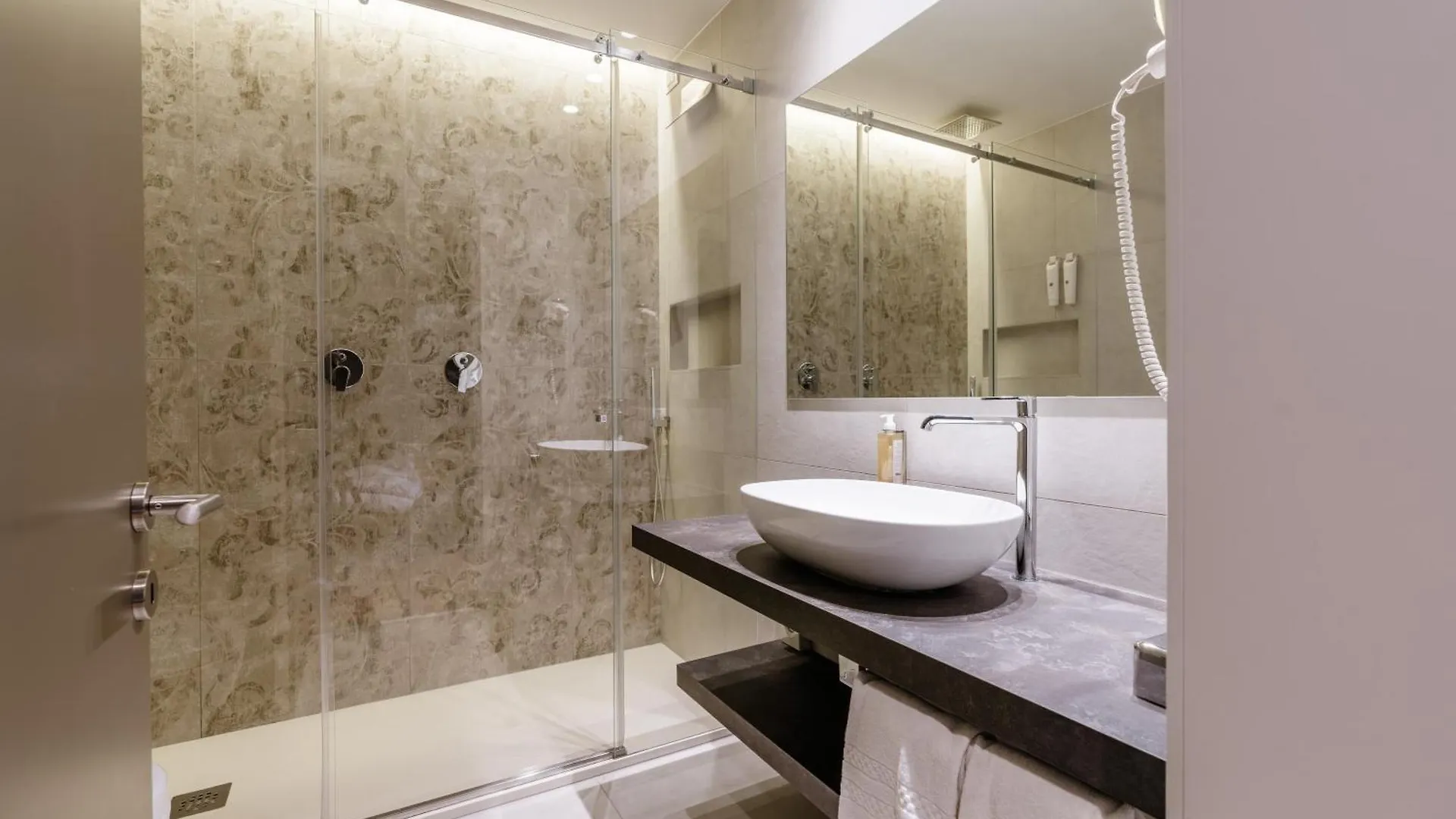 Hotel Monte Baldo E Villa Acquarone Gardone Riviera