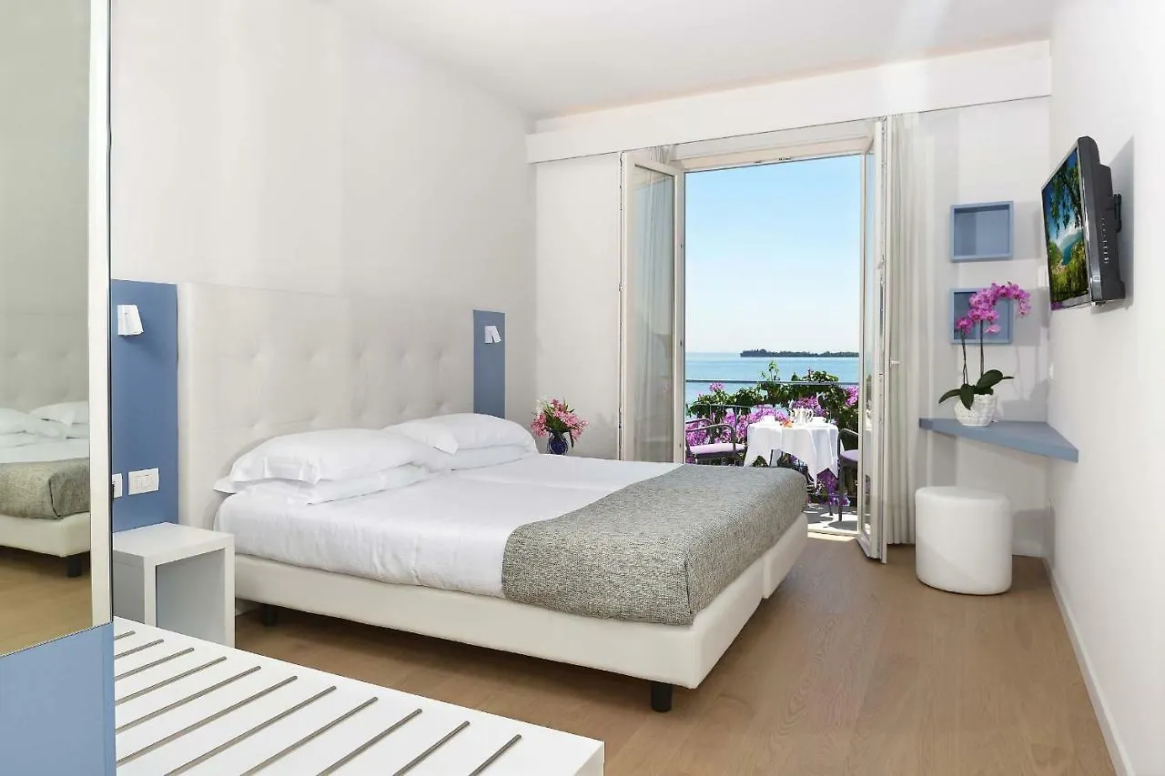 Hotel Monte Baldo E Villa Acquarone Gardone Riviera Italien