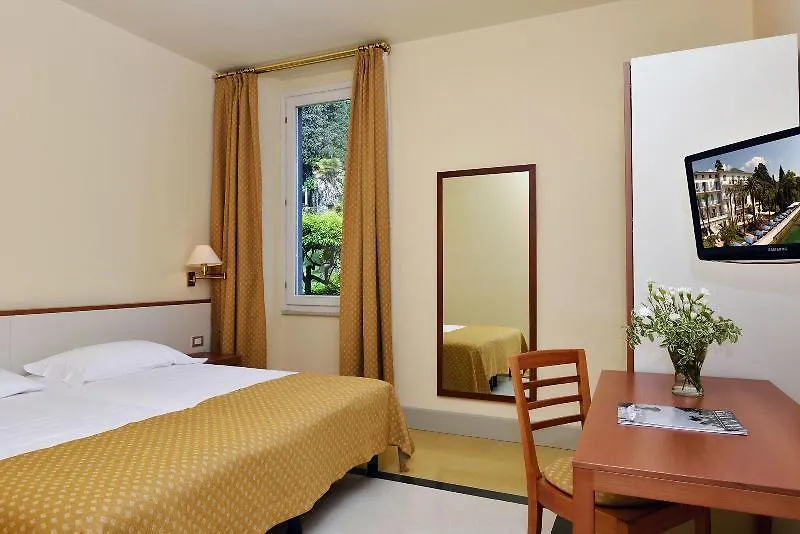 Hotel Monte Baldo E Villa Acquarone Gardone Riviera 4*,